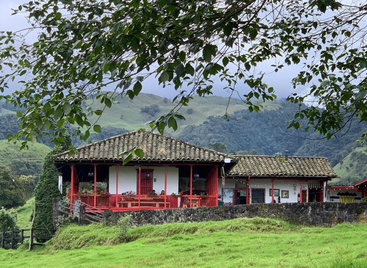 Hostal La Laguna Villamaría Extérieur photo