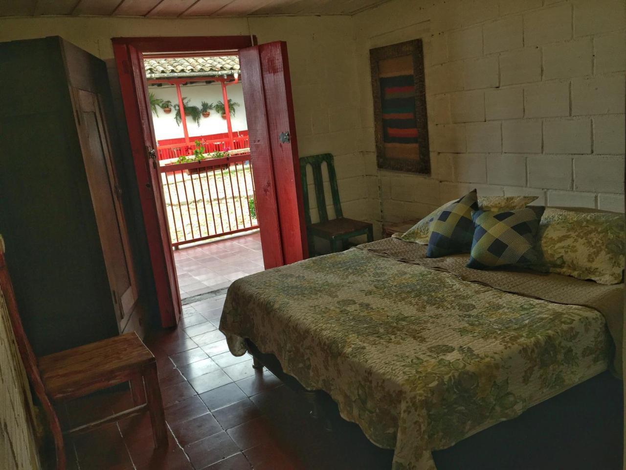 Hostal La Laguna Villamaría Extérieur photo